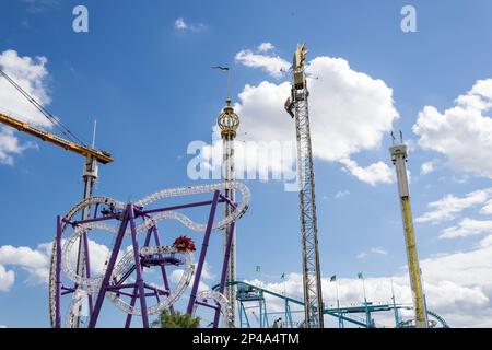 Blick auf Gröna Lund (Green Grove) oder umgangssprachlich Grönan, einen Vergnügungspark von Stockholm, der Hauptstadt von Schweden, im Stadtteil Södermalm Stockfoto