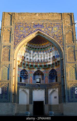 Abdulaziz Khan Madrassah in Bukhara, Usbekistan. Stockfoto