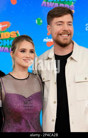 LOS ANGELES - 4. MÄRZ: Gast, MrBeast, Jimmy Donaldson bei den Kids Choice Awards 2023 im Microsoft Theater am 4. März 2023 in Los Angeles, Kalifornien Stockfoto