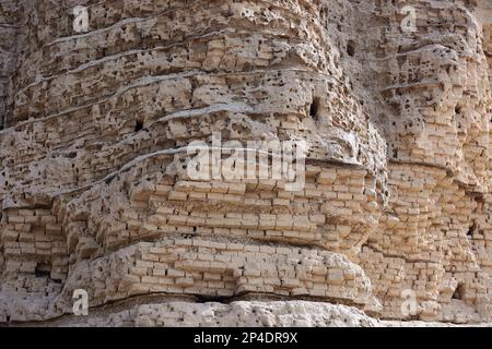 Bagdad, Irak. 5. März 2023. Der große Ziggurat ist am 5. März 2023 in der archäologischen Stätte von Dur Kurigalzu, westlich von Bagdad, Irak, zu sehen. Kredit: Khalil Dawood/Xinhua/Alamy Live News Stockfoto