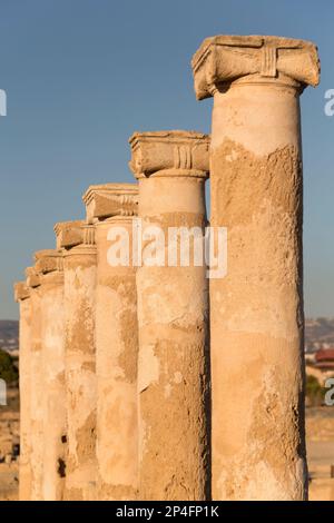 Zypern, Pathos, römische Säulen an der archäologischen Stätte von Kato Pathos. Stockfoto