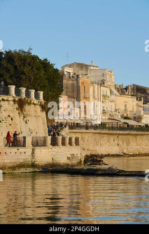 Quay, Lungomare Alfeo, Ortigia, Syrakus, Sizilien, Italien Stockfoto