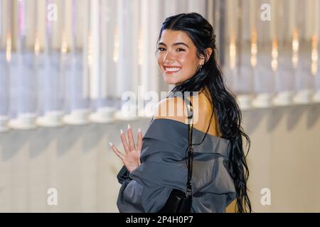 Mailand, Italien. 23. Februar 2023. Charli D'Amelio ist während der Mailänder Modewoche der Frauen im Herbst 2023/2024 am 23. Februar 2023 in Mailand, Italien, zu sehen (Foto von Alessandro Bremec/NurPhoto). Kredit: NurPhoto SRL/Alamy Live News Stockfoto