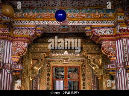 Indien, Rajasthan, Bikaner, Seth Bhandasar, (Bhanda Shah Mandir) Jain-Tempel im Inneren, Bögen über dem Haupt-Veto Stockfoto