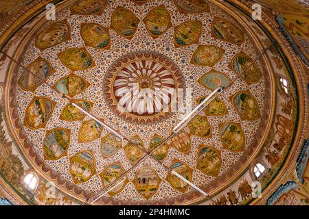 Indien, Rajasthan, Bikaner, Seth Bhandasar, (Bhanda Shah Mandir) Jain Temple Interieur, bemalte Decke Stockfoto