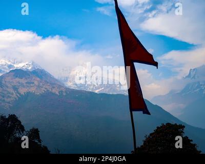 Blick auf Machapuchare, Machhapuchchhre oder Machhapuchhre Mountain Peak, auch bekannt als Fish Tail, im Nepal Himalaya auf Annapurna Base Camp Wanderung oder Tre Stockfoto