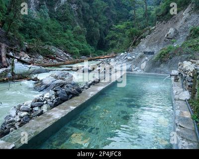 Nepal - 2. Januar 2017 : Jhinu Hot Spring Nepal , Trekking ABC Stockfoto