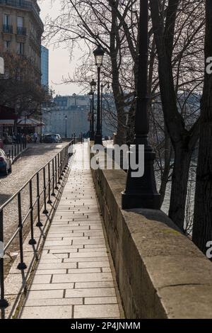 Quai De Bourbon auf der Ile Sainte-Louis, Paris, Frankreich. Stockfoto