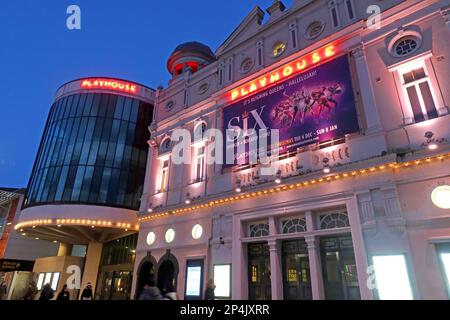 Liverpool Playhouse Theatre, in der Abenddämmerung, neue und alte Bereiche des Gebäudes, Williamson Square, Liverpool, Merseyside, England, UK, L1 1EL Stockfoto