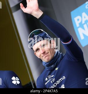 Französischer Arnaud Demare von Groupama-FDJ, dargestellt während der Teampräsentation vor der zweiten Etappe des Achttägigen Radrennen Paris-Nizza 81., von Bazainville bis Fontainebleau (163,7 km) in Frankreich, Montag, 06. März 2023. BELGA FOTO DAVID PINTENS Stockfoto