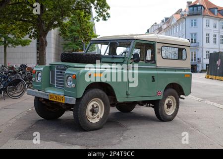 Kopenhagen, Dänemark - Juni 28 2019: Die Land Rover Serien I, II und III sind Geländefahrzeuge, die erstmals 1948 vom britischen Hersteller Rove hergestellt wurden Stockfoto