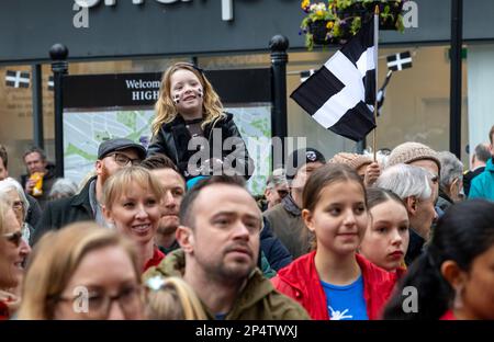 Truro Feiert Den St. Pirans Day! Der Nationalfeiertag für das kornische Volk, um seine Sprache, Kultur und Tradition hervorzuheben. Stockfoto