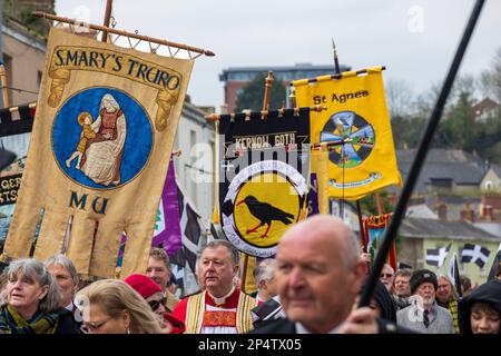 Truro Feiert Den St. Pirans Day! Der Nationalfeiertag für das kornische Volk, um seine Sprache, Kultur und Tradition hervorzuheben. Stockfoto