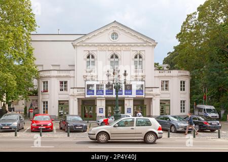 Brüssel, Belgien - Juli 02 2019: Das Royal Park Theatre (Französisch: Théâtre Royal du Parc) ist ein 1782 eröffnetes Bühnentheater mit einer Marmorlobby Stockfoto