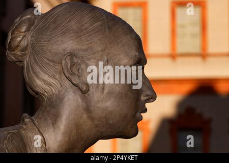 Statue von Cristina Trivulzio di Belgiojoso, eine prominente Figur der Vereinigung Italiens (19. c), erste Statue, die einer Frau in Mailand gewidmet ist (2021) Stockfoto