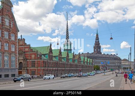 Kopenhagen, Dänemark - Juni 28 2019: The Børsen (Dänisch für „Exchange“), auch bekannt als Børsbygningen („die Börse“ in englischer Sprache). Stockfoto