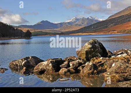 Snowdon aus Lake Vyrnwy, Capel Curig, Wales, Großbritannien Stockfoto