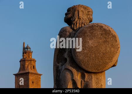 Breogán Statue und Herkulesturm, römische Leuchtturm, Coruña City, Galicien, Spanien Stockfoto