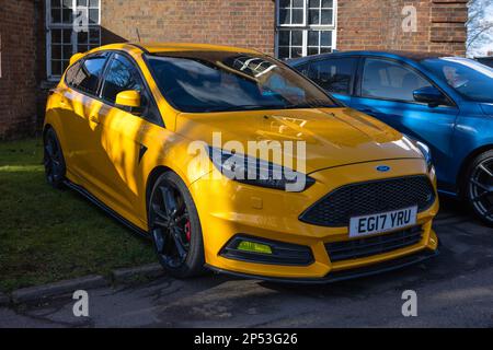 2017 Ford Focus ST-2 „EG17 YRU“ auf der Ford-Versammlung am 26. Februar 2023 im Bicester Heritage Centre. Stockfoto