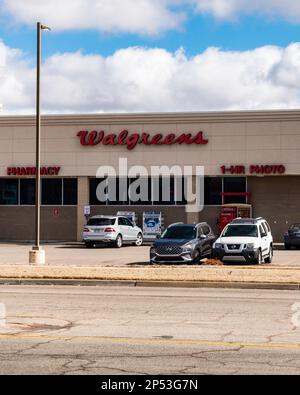 Außenansicht einer Walgreens-Apotheke in Wichita, Kansas, USA. Stockfoto