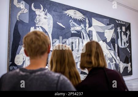 Das Gemälde "Guernica" von Picasso, nationalen Kunstmuseum Reina Sofia, Madrid, Spanien. Stockfoto