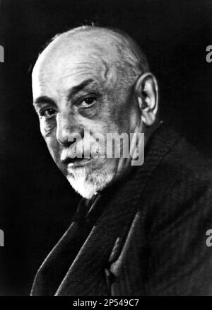 1936 Ca, ITALIEN: der italienische Dramaturgiker LUIGI PIRANDELLO ( 1867 - 1936 ) - TEATRO - THEATER - Theater - DRAMMATURGO - Dramatiker - Scrittore - Autor - Letterato - Letteratura - Playwriter - Play Writer - Play Writer - barba bianca - Bart - Commediografo - Uomo anziano vecchio - Älterer alter Mann - Portrait - Rituto --- Archivio GBB Stockfoto