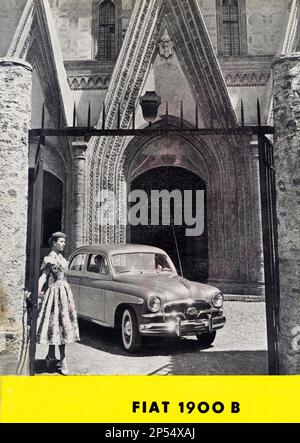 1956 , Italien : die italienische Automobilindustrie FIAT ( F.I.A.T. frabbrica Italiana Automobili Torino ) Werbung für das neue Modell 1900 B FIAT und 124 FIAT - GIANNI AGNELLI - Automobile - automobili - Cars - anni 50 - '50 - 50's - industria - pubblicità --- Archivio GBB Stockfoto