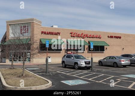 Anderson - ca. März 2023: Apotheke und Warenstandort Walgreens. Walgreens ist die zweitgrößte Apothekenkette in den USA. Stockfoto