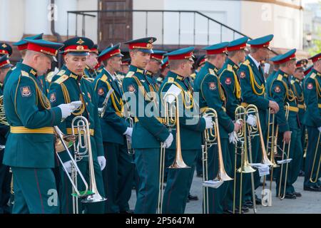 Jekaterinburg, Russland - Juli 15 2018: Musiker der russischen Armee, bevor sie zu einem kostenlosen Konzert auftraten. Stockfoto