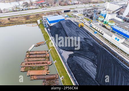 Top-down-Aufnahme des Zeran-Kraftwerks in Warschau, Industriekonzept. Hochwertiges Foto Stockfoto