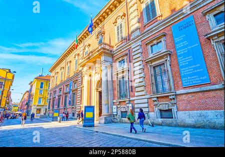 MAILAND, ITALIEN - 11. APRIL 2022: Fassade des Palazzo di Brera, der monumentale Palast im Stadtteil Brera, das Haus der Pinacoteca di Brera Museum, am April Stockfoto