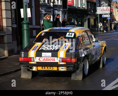 Rennwagen bei der Reed Group East Riding Rally am Start, Beverley'Saturday Market am Sonntag, den 26. Februar Stockfoto