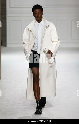 Paris, Frankreich. 05. März 2023. VALENTINO Herbst-Winter 2023-2024 Runway während der Paris Fashion Week am 2023. März - Paris; Frankreich 05/03/2023 Gutschrift: dpa/Alamy Live News Stockfoto