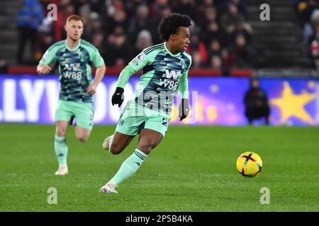 London, Großbritannien. 06. März 2023. Während des Spiels der Premier League zwischen Brentford und Fulham am 6. März 2023 im GTECH Community Stadium, London, England. Foto von Phil Hutchinson. Nur redaktionelle Verwendung, Lizenz für kommerzielle Verwendung erforderlich. Keine Verwendung bei Wetten, Spielen oder Veröffentlichungen von Clubs/Ligen/Spielern. Kredit: UK Sports Pics Ltd/Alamy Live News Stockfoto