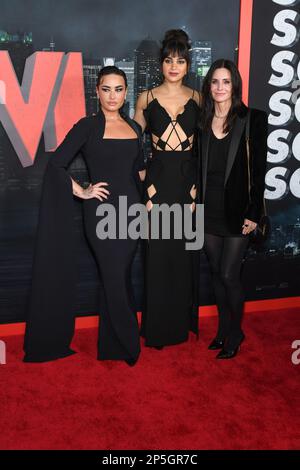 Demi Lovato, Melissa Barrera und Courtney Cox Stockfoto