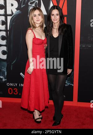 New York, New York, USA. 6. März 2023. Coco Arquette, Courteney Cox bei Ankunft für SCREAM VI Premiere, AMC Lincoln Square, New York, NY 6. März 2023. Kredit: CJ Rivera/Everett Collection/Alamy Live News Stockfoto