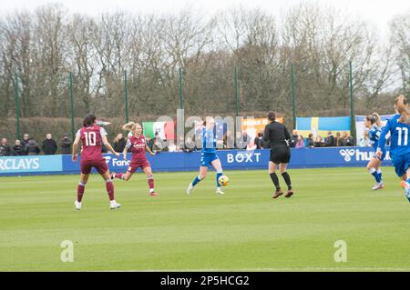 Nicht exklusiv: WSL Everton V Aston Villa im Walton Park Stadium, Liverpool Ein Sieg für Aston Villa mit 2,0 Punkten Stockfoto