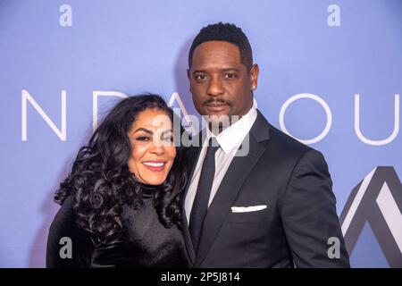 NEW YORK, NEW YORK - 06. MÄRZ: Blair Underwood (R) nimmt am 06. März 2023 an der Gala der Roundabout Theatre Company 2022 im Ziegfeld Ballroom in New York City Teil. Stockfoto