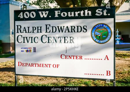 Wahrheit oder Konsequenzen, NM, USA - 2. Mai 2022: Das Ralph Edwards Civic Center Stockfoto