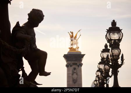 Pariser Wahrzeichen, Pont de la Concorde über der seine Stockfoto