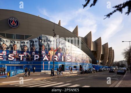 Pariser Wahrzeichen, Pariser Stadion Saint-Germain F.C vor dem Parc des Princes Stockfoto