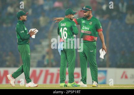 Liton das und Tamim Iqbal Khan während des 3. Internationalen Spiels Bangladesch-England im Zahur Ahmed Chowdhury Stadium, Sagorika, Chattogram, B. Stockfoto