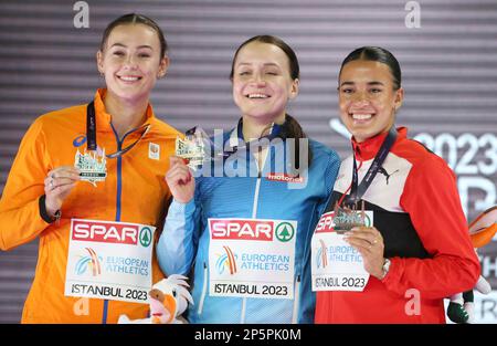 Istanbul, Türkei - 05/03/2023, Nadine Visser aus den Niederlanden, Reetta Hurske aus Finnland, Ditaji Kambundji aus der Schweiz, Podium 60m Hurdles Women während der European Athletics Indoor Championships 2023 am 5. März 2023 in der Atakoy Arena in Istanbul, Türkei - Photo Laurent Lairys / DPPI Stockfoto