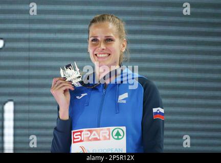 Istanbul, Türkei - 5. März 2023, Anita Horvat von Slowenien, Podium 800m Frauen während der europäischen Leichtathletik-Hallenmeisterschaft 2023 am 5. März 2023 in der Atakoy Arena in Istanbul, Türkei - Foto: Laurent Lairys/DPPI/LiveMedia Stockfoto