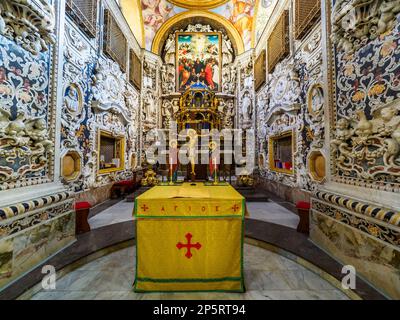 Hauptaltar - Kirche Santa Maria dell'Ammiraglio - Palermo, Sizilien, Italien Stockfoto