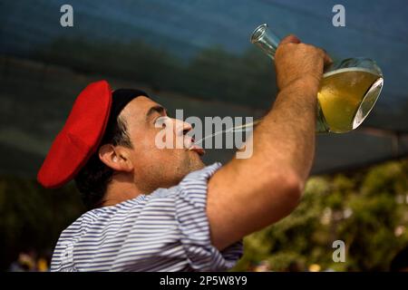 Lloret de Mar. Santa Cristina Festival. Seeprozession von Santa Cristina. Mittagessen in der Eremitage von Santa Cristina nach der Messe. An Der Costa Brava. Gi Stockfoto