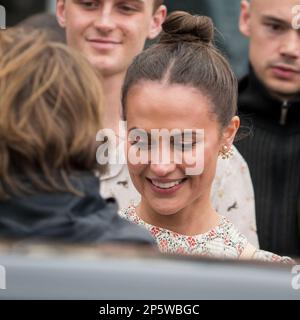 Paris, Frankreich, 06/03/2023. Alicia Vikander nimmt an der Vuitton Frauenmode Herbst/Winter 2023 Show PARIS FASHION WEEK - Jacques Julien/Alamy Live News Teil Stockfoto