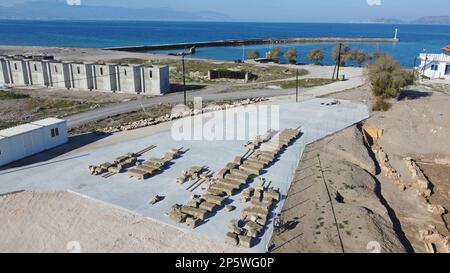 Die alte Diolkos-Strecke am Kanal von Korinth, Griechenland, die im antiken Griechenland für die Beförderung von Schiffen genutzt wurde, wird im Januar 2022 restauriert Stockfoto