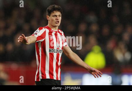 London, England, 6. März 2023. Christian Norgaard aus Brentford während des Premier League-Spiels im GTECH Community Stadium, London. Das Bild sollte lauten: Paul Terry/Sportimage Stockfoto