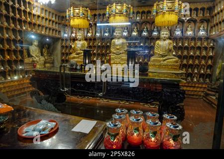 Keelung, Taiwan - 16. Februar 2023: Xiandongyan Zuisheng Tempel im Inneren der Feenhöhle in Keelung, Taiwan. Stockfoto